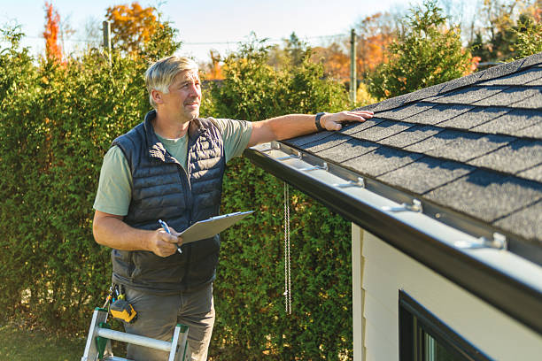Professional Roofing technician working in Oakdale, CA